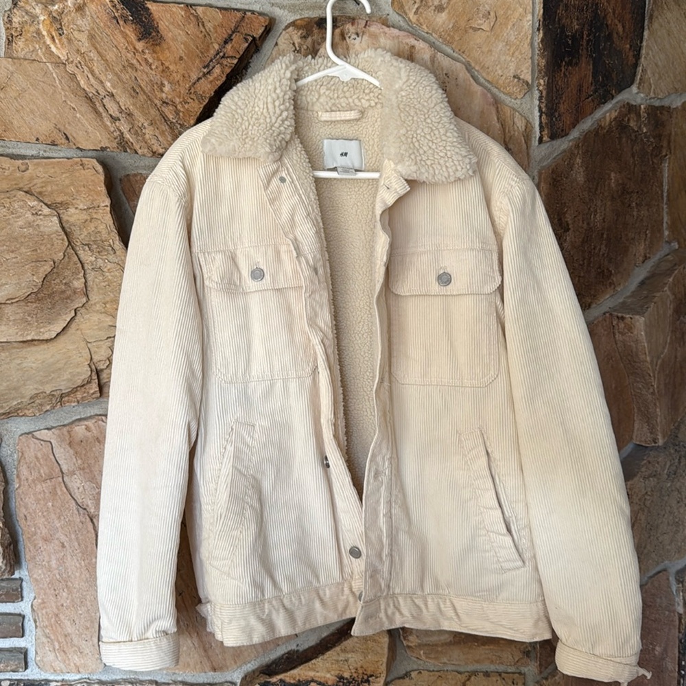 Men’s H&M corduroy Sherpa jacket. Size medium